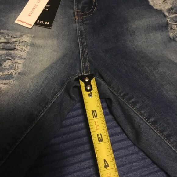 Red Fox Medium Wash Distressed Destroyed Bermuda Shorts Jeans L - Picture 9 of 11